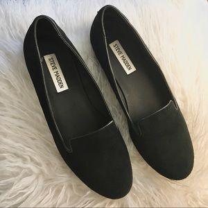 • STEVE MADDEN BLACK MULE LOAFER FLATS •